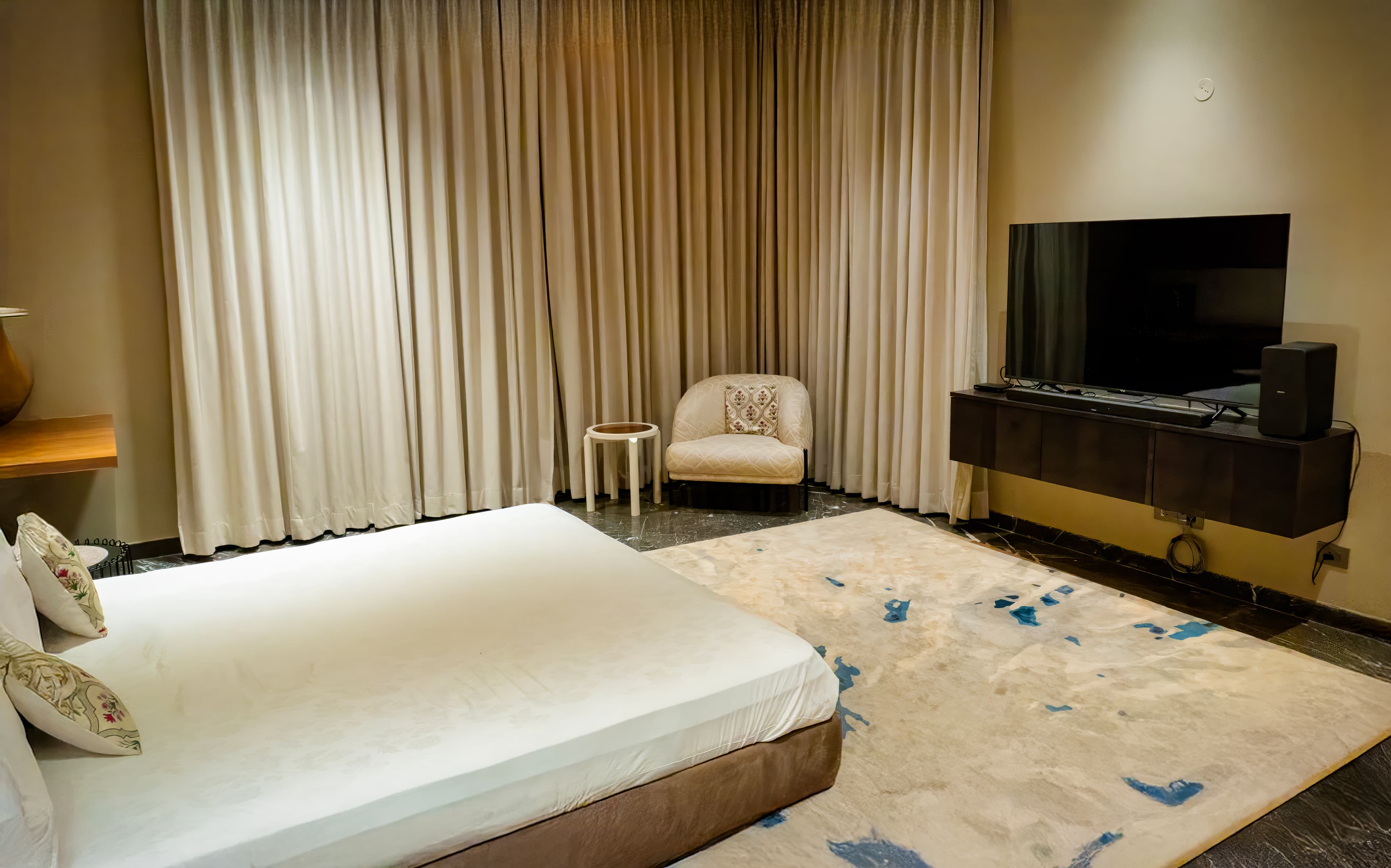 Farmhouse for pre-wedding shoot in Bangalore