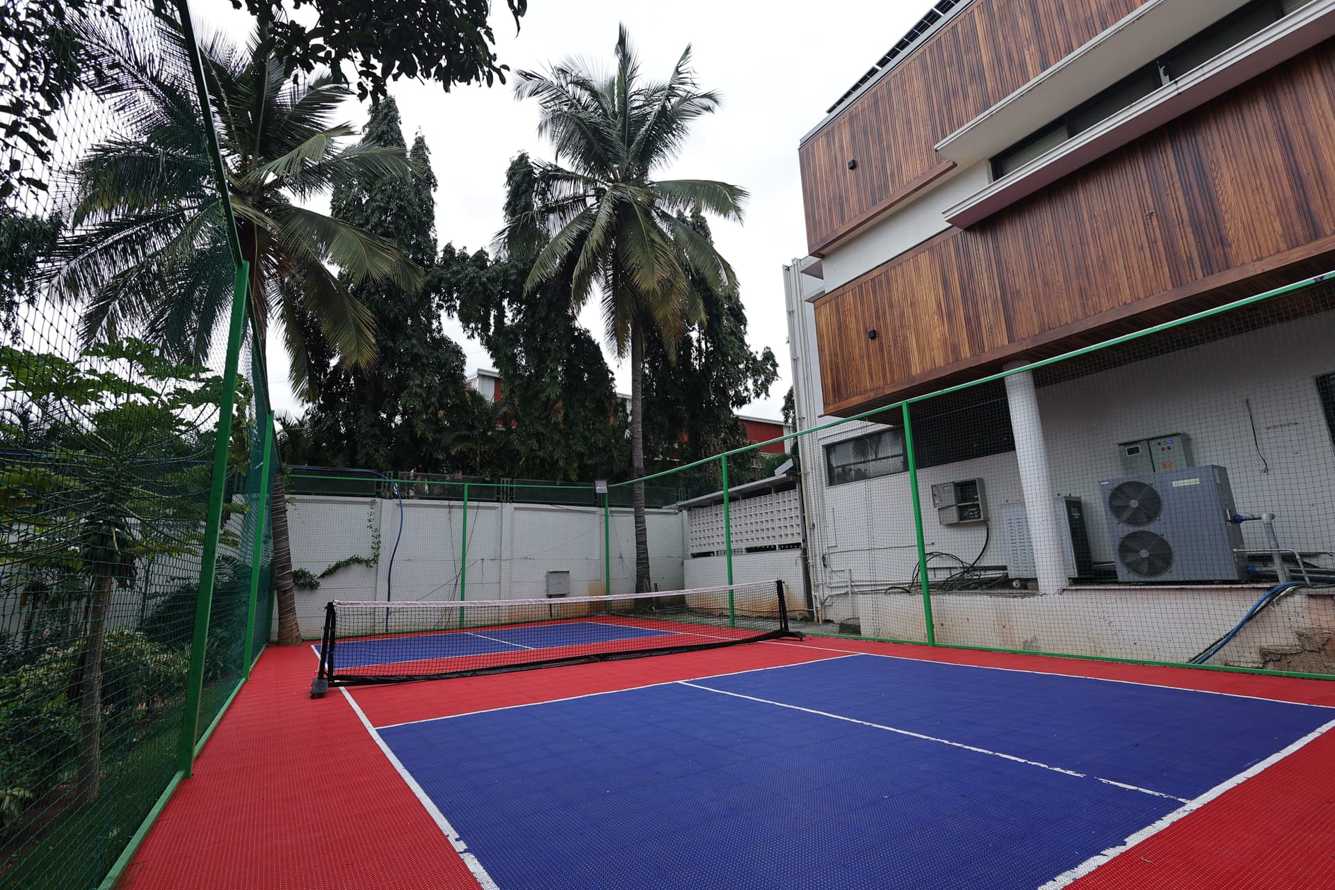 Professional pickleball court ready for day and night games.